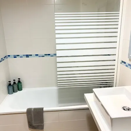 Hoteltype Penthouse 2 Beds, Parking, Wifi & Pool Stunning Views * 데니아
