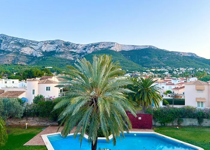 Hoteltype Penthouse 2 Beds, Parking, Wifi & Pool Stunning Views Апартаменти *