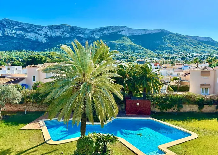 Апартаменти Hoteltype Penthouse 2 Beds, Parking, Wifi & Pool Stunning Views *