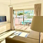 Hoteltype Penthouse 2 Beds, Parking, Wifi & Pool Stunning Views Дения