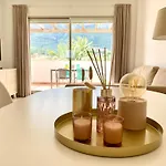 Апартаменты Hoteltype Penthouse 2 Beds, Parking, Wifi & Pool Stunning Views Дения