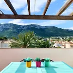 Апартаменты Hoteltype Penthouse 2 Beds, Parking, Wifi & Pool Stunning Views Дения