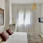 Hoteltype Penthouse 2 Beds, Parking, Wifi & Pool Stunning Views Апартаменты