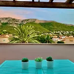 Апартаменты Hoteltype Penthouse 2 Beds, Parking, Wifi & Pool Stunning Views Дения