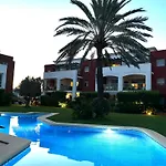 Апартаменты Hoteltype Penthouse 2 Beds, Parking, Wifi & Pool Stunning Views