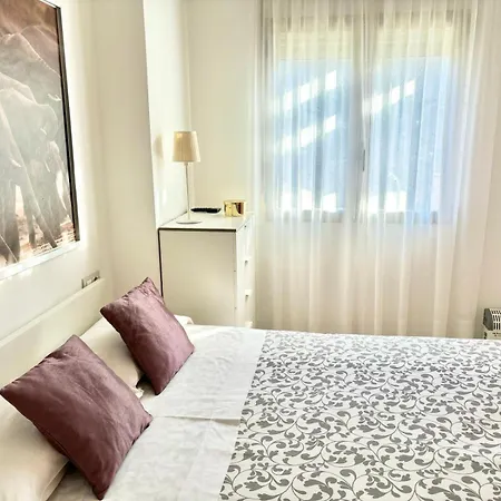 Appartamento Hoteltype Penthouse 2 Beds, Parking, Wifi & Pool Stunning Views