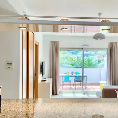 Appartamento Hoteltype Penthouse 2 Beds, Parking, Wifi & Pool Stunning Views