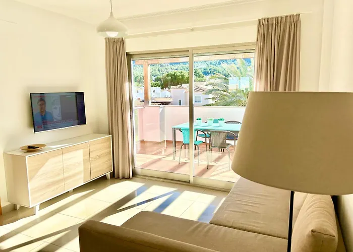 Hoteltype Penthouse 2 Beds, Parking, Wifi & Pool Stunning Views 德尼亚