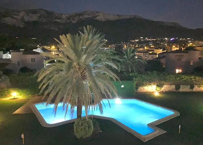 Hoteltype Penthouse 2 Beds, Parking, Wifi & Pool Stunning Views
