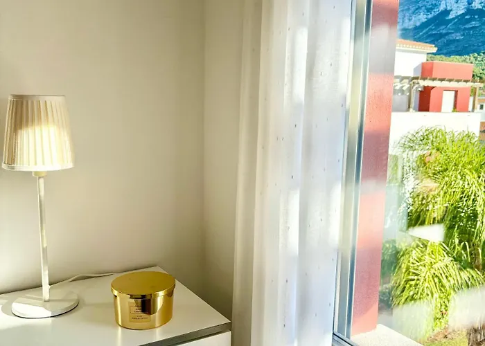 Apartmán Hoteltype Penthouse 2 Beds, Parking, Wifi & Pool Stunning Views