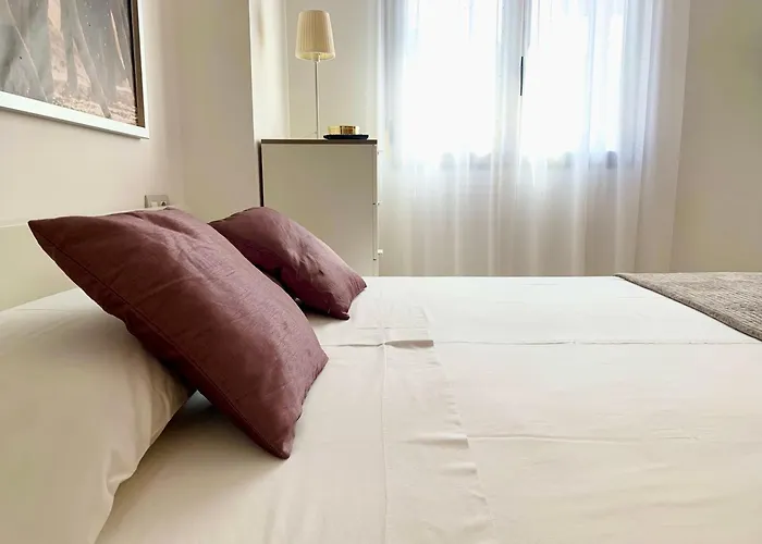 Hoteltype Penthouse 2 Beds, Parking, Wifi & Pool Stunning Views *