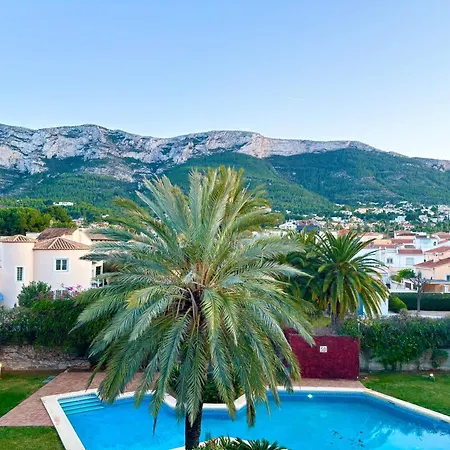 Hoteltype Penthouse 2 Beds, Parking, Wifi & Pool Stunning Views Apartment *