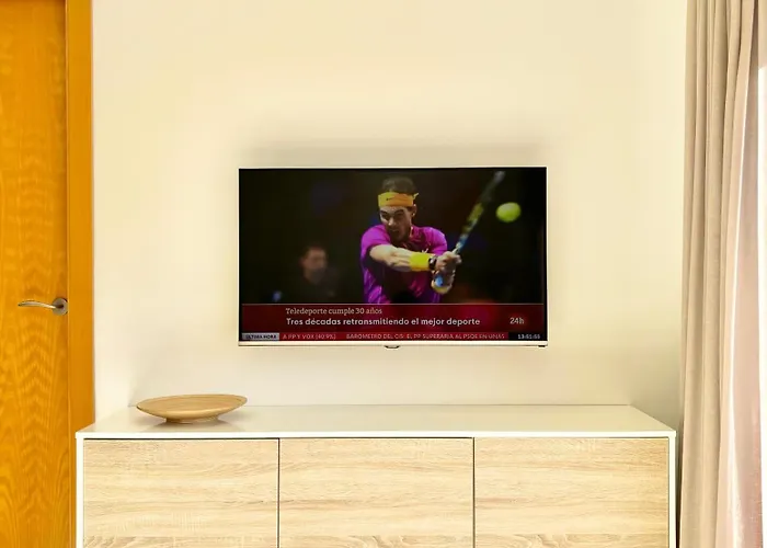 Apartment Hoteltype Penthouse 2 Beds, Parking, Wifi & Pool Stunning Views *